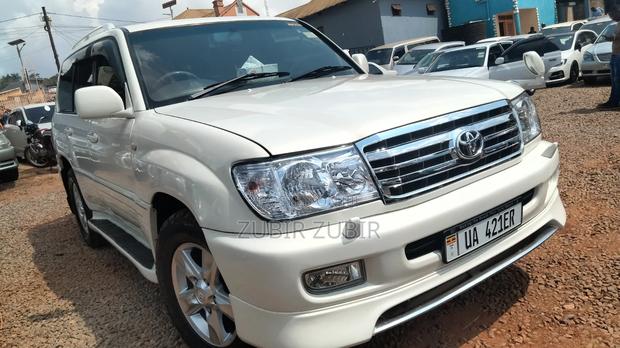 Toyota Land Cruiser Prado 2006 White