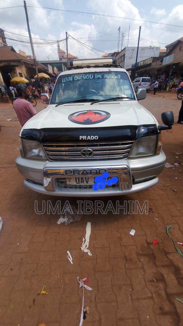 Toyota Land Cruiser 1998 White