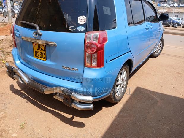 Toyota Raum 2005 Blue