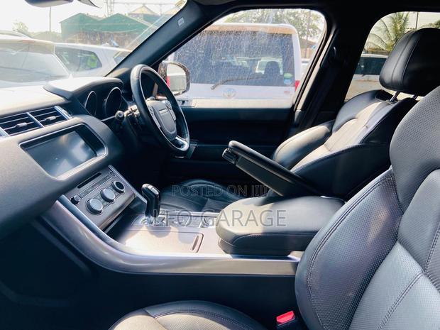 Land Rover Range Rover 3.0L Supercharged HSE 2017 Black