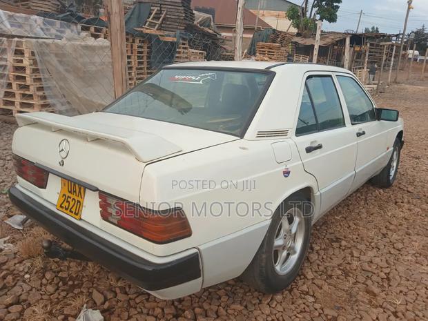 Mercedes-Benz 190E 1995 White