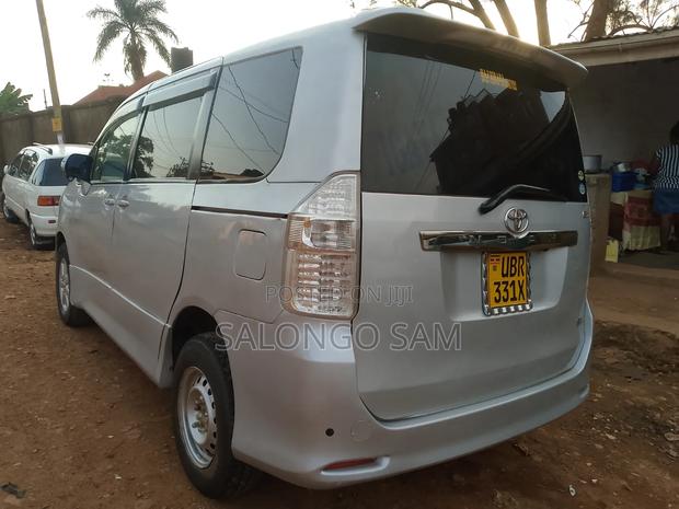 Toyota Noah 2008 Silver