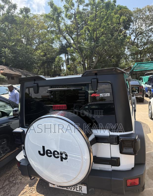 Jeep Wrangler 2018 White