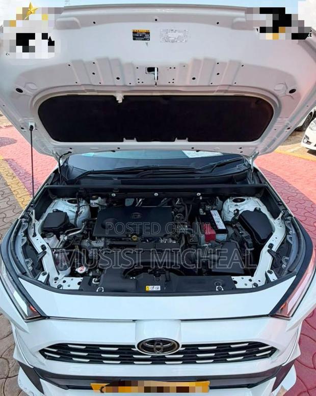 Toyota RAV4 XLE Premium AWD 2020 White