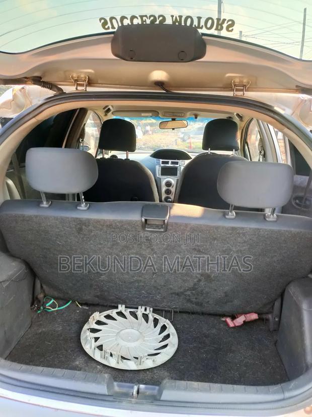 Toyota Vitz 2008 Silver