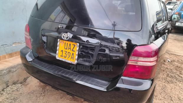 Toyota Kluger 2005 Black