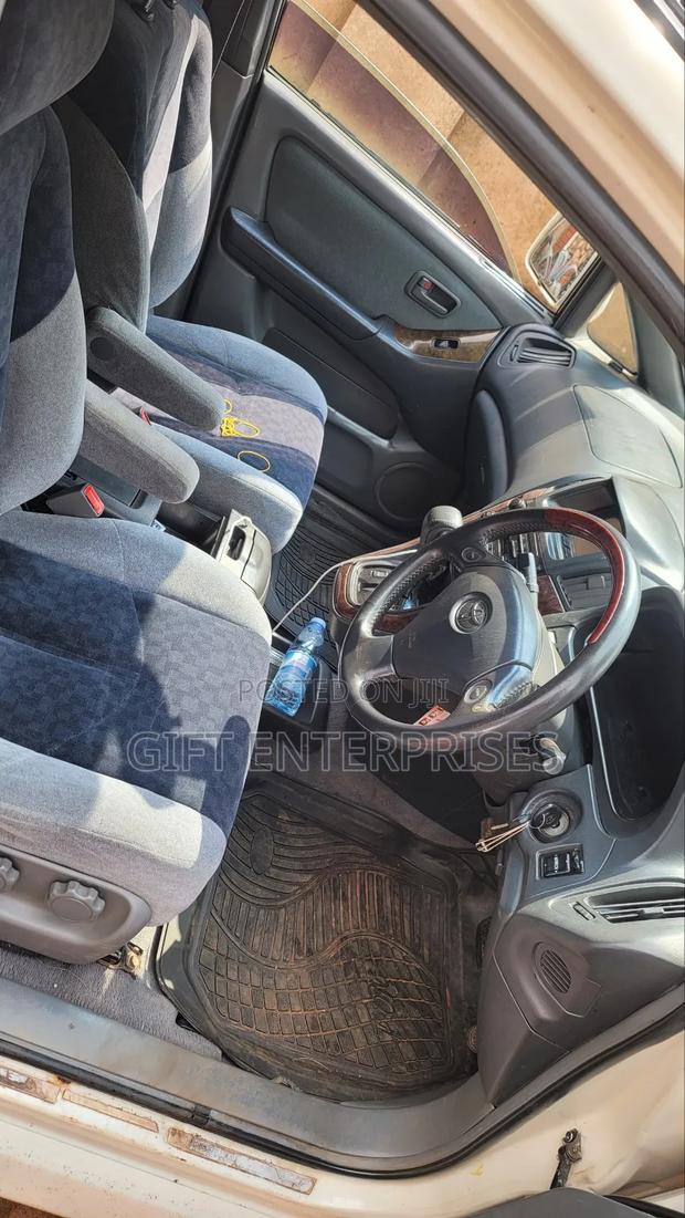 Toyota Harrier 2001 Pearl
