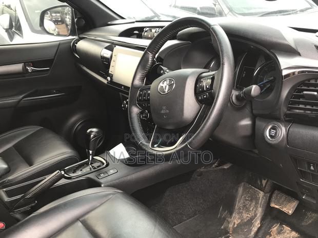 Toyota Hilux 2017 Green