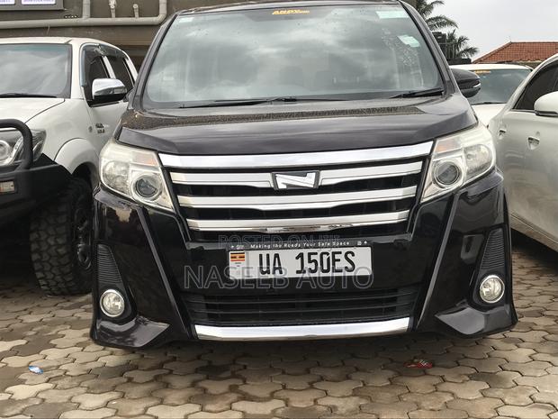 Toyota Noah 2015 Maroon