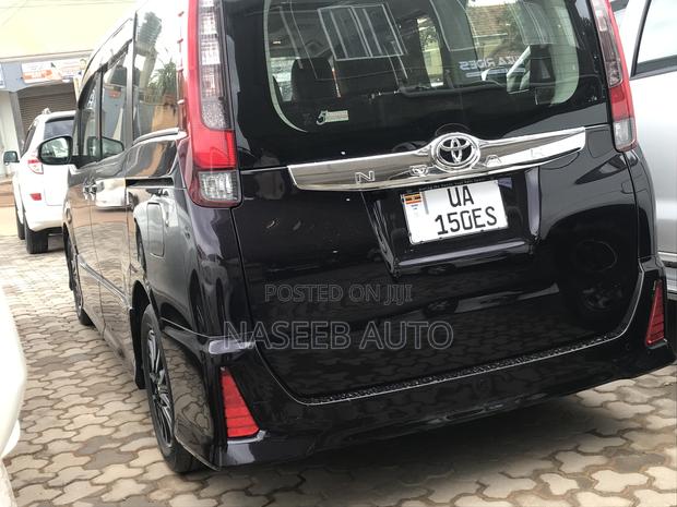 Toyota Noah 2015 Maroon
