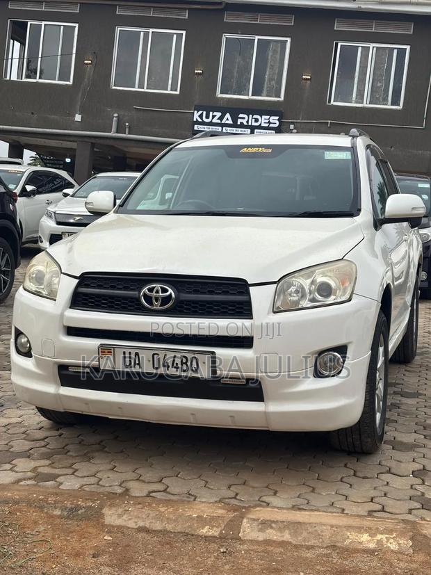 Toyota RAV4 2013 White
