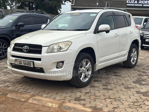 Toyota RAV4 2013 White