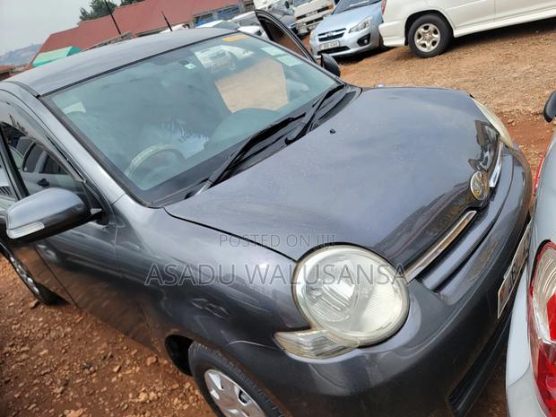 Toyota Sienta 2006 Black