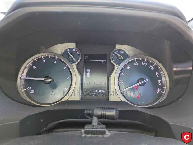Toyota Land Cruiser Prado 2.7 2023 Pearl