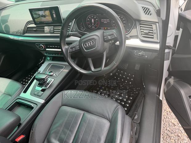 Audi Q5 2.0T Premium AWD quattro 2019 White