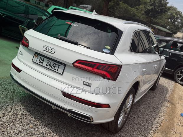 Audi Q5 2.0T Premium AWD quattro 2019 White