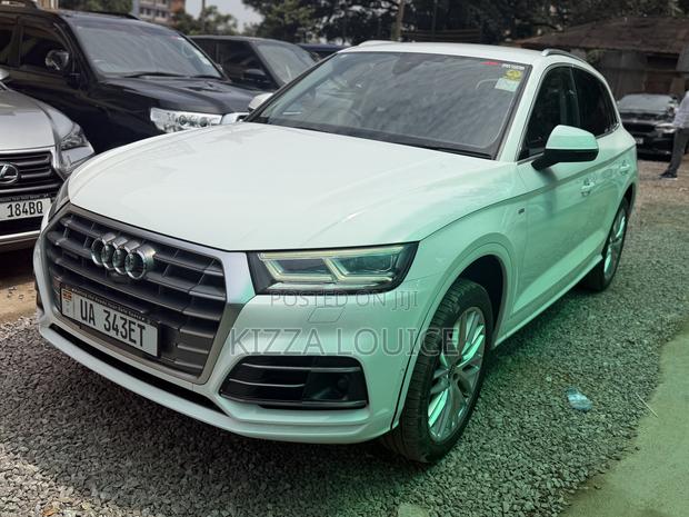 Audi Q5 2.0T Premium AWD quattro 2019 White