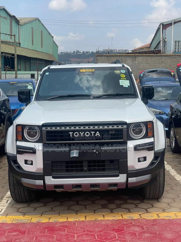 Toyota Land Cruiser Prado 2024 White