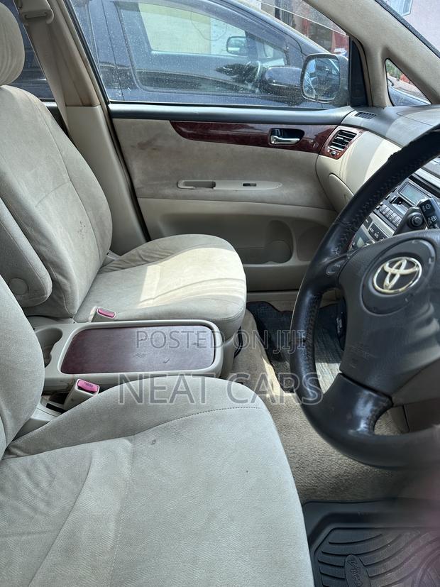 Toyota Picnic 2.0 FWD 2002 Gold