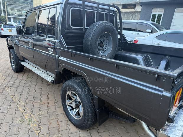 Toyota Land Cruiser 2019 Blue