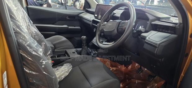 New Toyota Hilux 2025 Teal