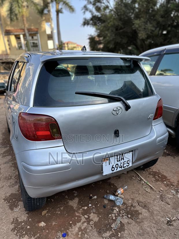 Toyota Vitz 1999 Silver