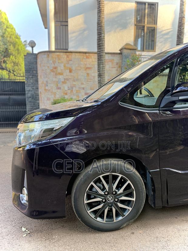 Toyota Noah 2016 Maroon
