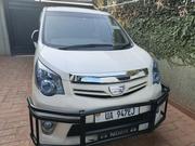 Toyota Noah 2012 Off white for sale