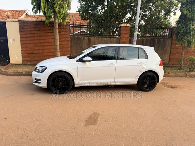 Volkswagen Golf TSI S 4-Door FWD 2016 White