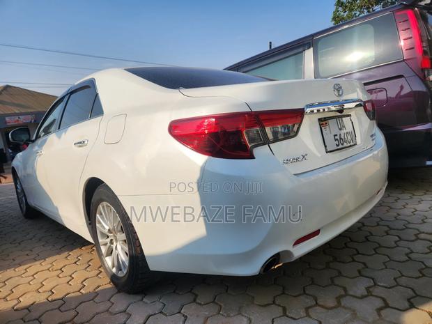 Toyota Mark X 2012