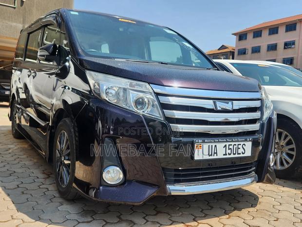 Toyota Noah 2015 Black