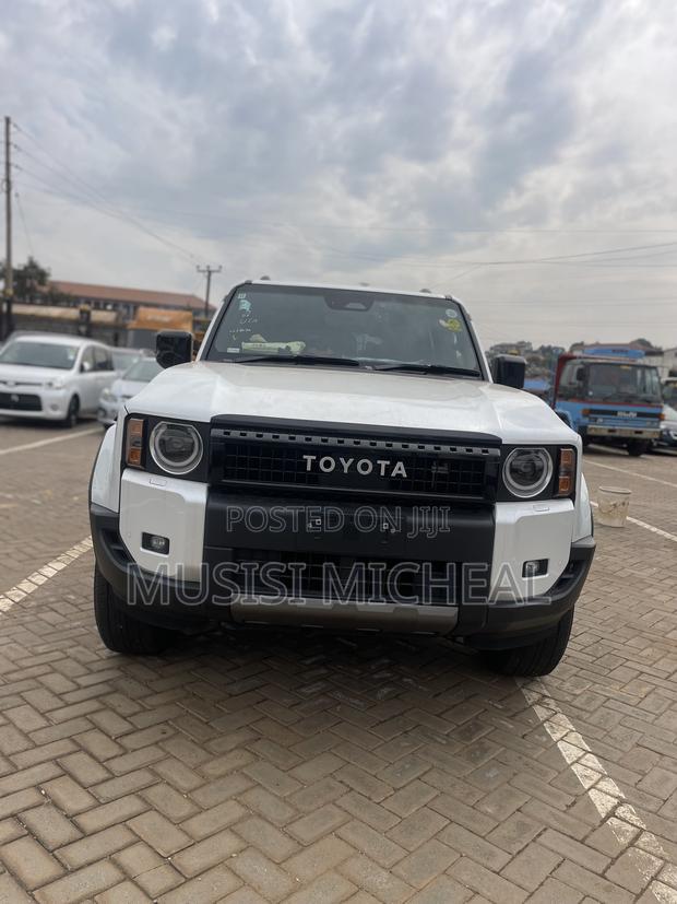 Toyota Land Cruiser Prado 2.8 2024 White