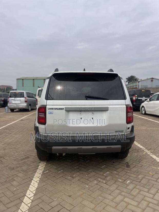 Toyota Land Cruiser Prado 2.8 2024 White