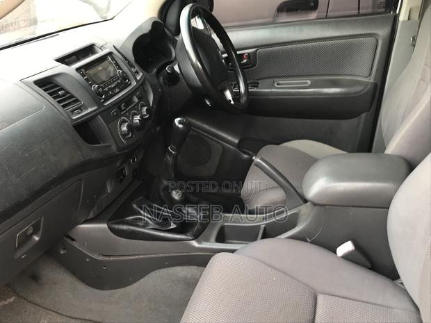 Toyota Hilux 2013 White