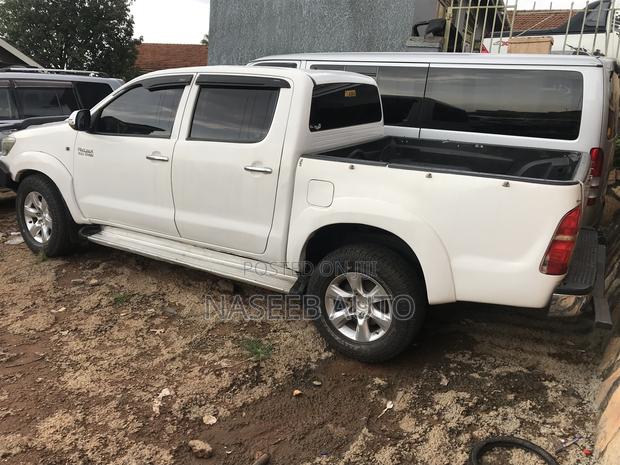 Toyota Hilux 2013 White