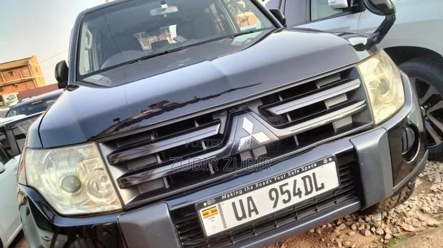 Mitsubishi Pajero 2011 Black