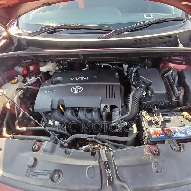 Toyota Corolla Rumion 2010 Maroon
