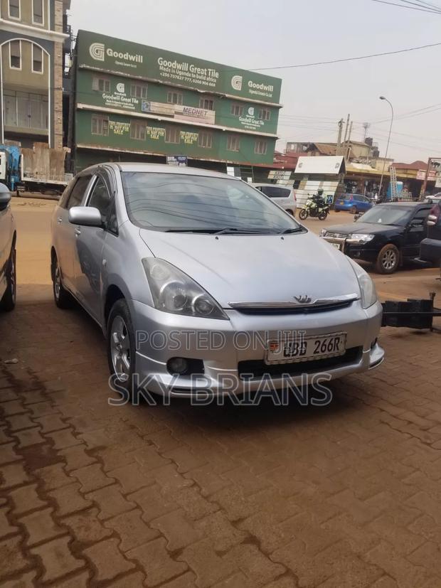 Toyota Wish 2004 Silver