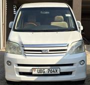 Toyota Noah 2.0 158hp FWD (7 Seater) 2007 White for sale