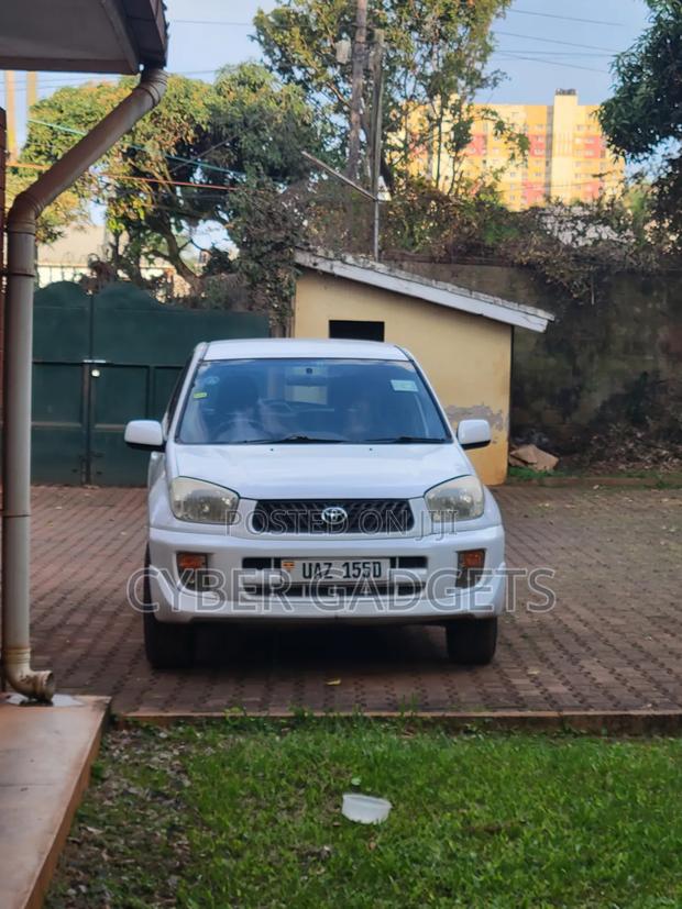 Toyota RAV4 2004 White