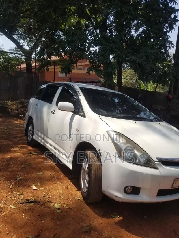 Toyota Wish 2004 White