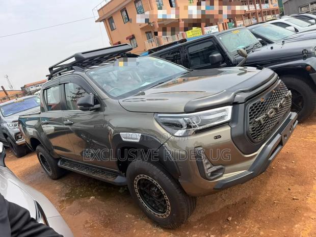 Toyota Hilux 2022 Gray