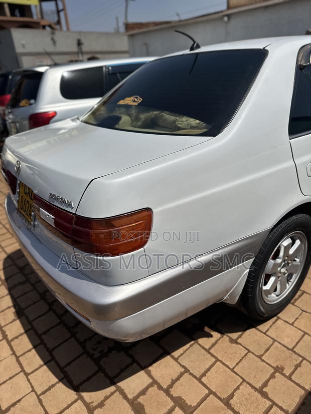 Toyota Corona Premio 2001 White