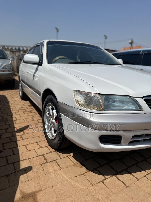 Toyota Corona Premio 2001 White