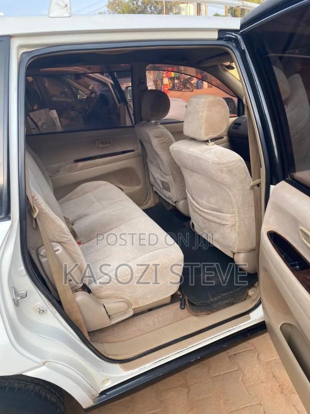 Toyota Ipsum 2000 White