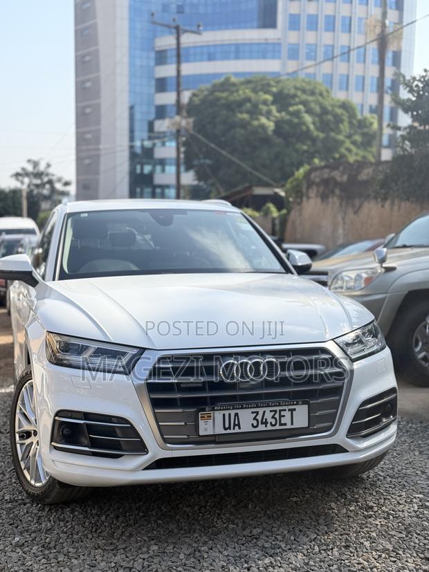 Audi Q5 2.0T Premium AWD quattro 2019 White