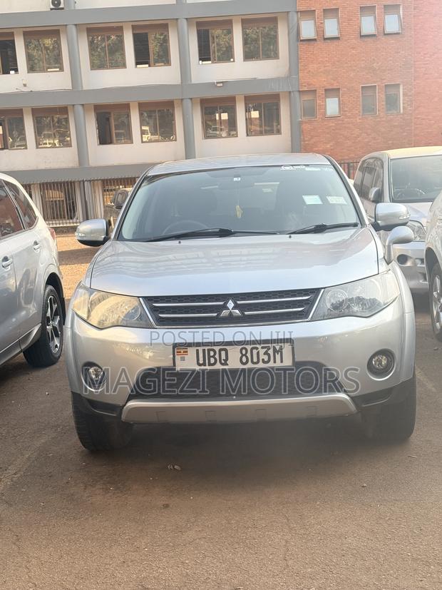 Mitsubishi Outlander 2010 Silver