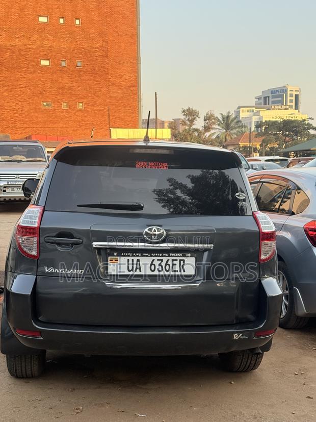 Toyota Vanguard 2012 Gray