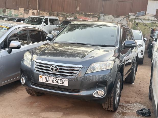 Toyota Vanguard 2012 Gray