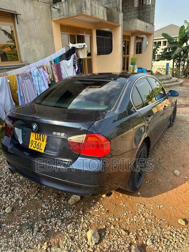 BMW 320i Sedan RWD 2008 Black